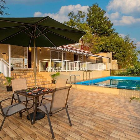 Stayvista'S Harvest Haven - Pool-View Villa With Deck & Machan Near Sula Nashik Eksteriør billede